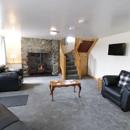 Ty Rhos, Farm Stay, Sleeps 4, Rhoshirwaun 2 Miles From 아베르다론 외부 사진