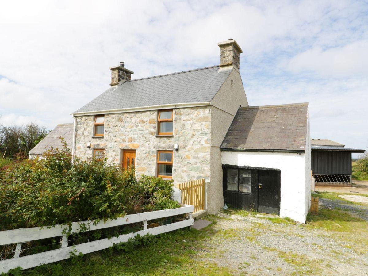 Ty Rhos, Farm Stay, Sleeps 4, Rhoshirwaun 2 Miles From 아베르다론 외부 사진