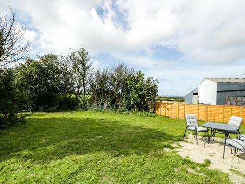 Ty Rhos, Farm Stay, Sleeps 4, Rhoshirwaun 2 Miles From 아베르다론 외부 사진