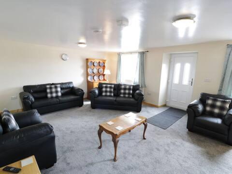 Ty Rhos, Farm Stay, Sleeps 4, Rhoshirwaun 2 Miles From 아베르다론 외부 사진